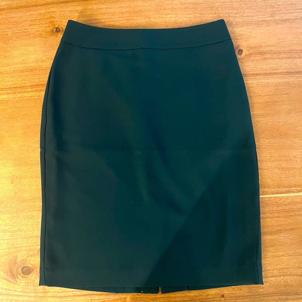 EUC Dark Green Ann Taylor Factory Pencil Skirt